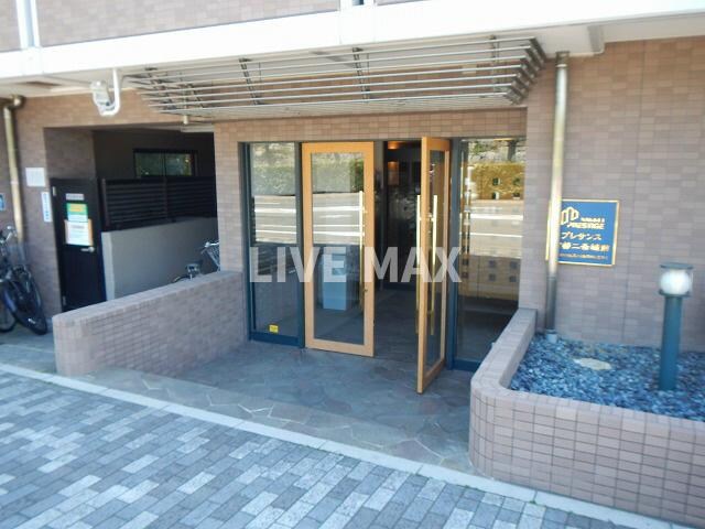 プレサンス京都二条城前の物件外観写真