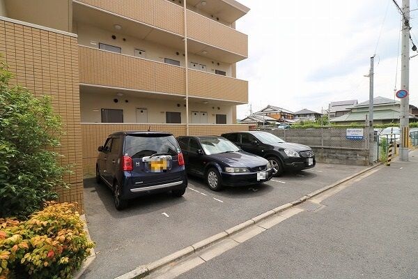 マ・ピエースの物件外観写真