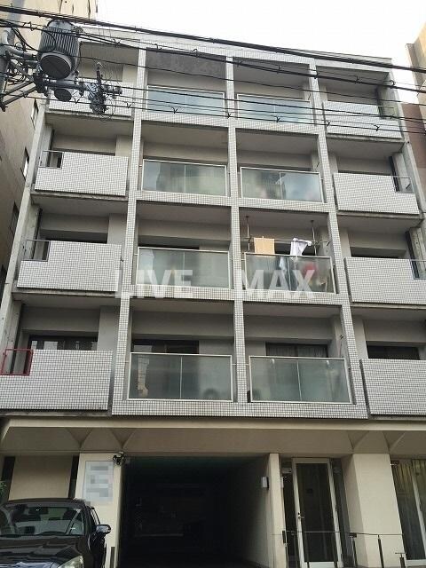 早川マンションの物件外観写真