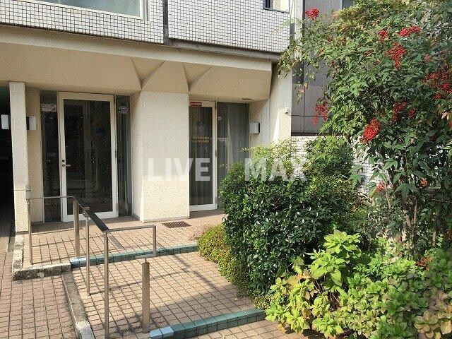 早川マンションの物件外観写真