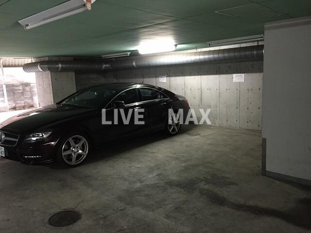 早川マンションの物件外観写真