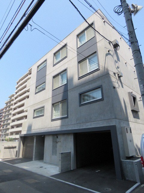 ラヴェーラ裏参道の物件外観写真