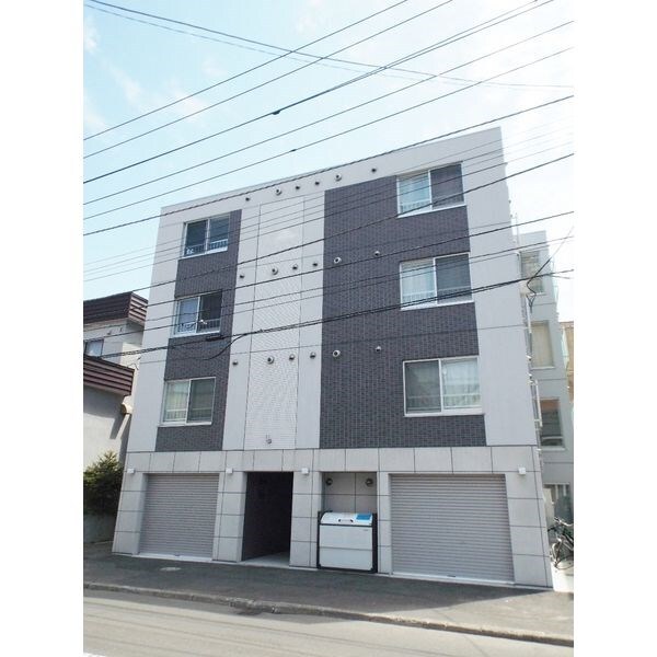 ロワシャルマンの物件外観写真