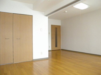 サンテラス宮の森の物件内観写真