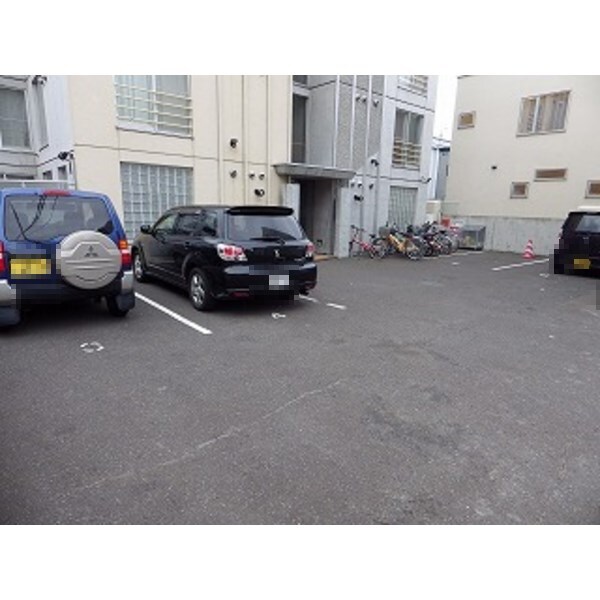 エムプラス山鼻の物件外観写真