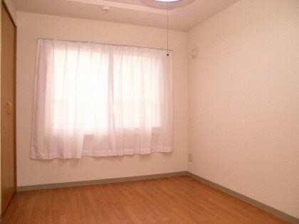 タウンコート山鼻の物件内観写真