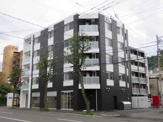 クレマティス円山の物件外観写真