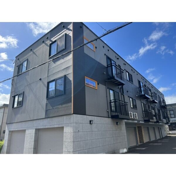 フォルム八軒の物件外観写真