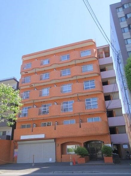 プレジール山鼻の物件外観写真