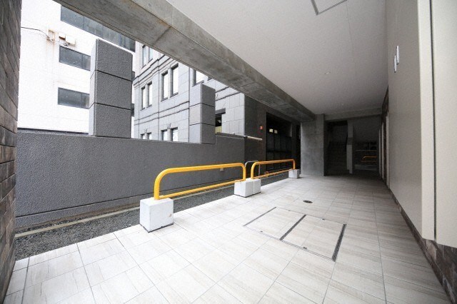 YU-COURT 大通西13の物件外観写真