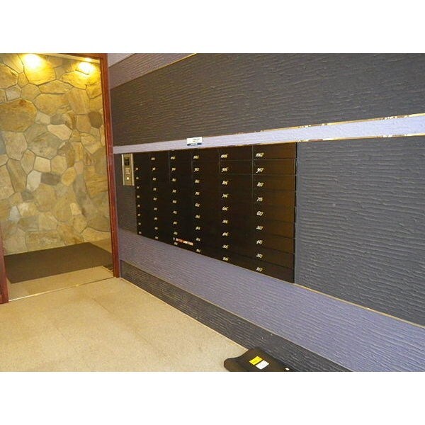 コローレ知事公館前の物件外観写真