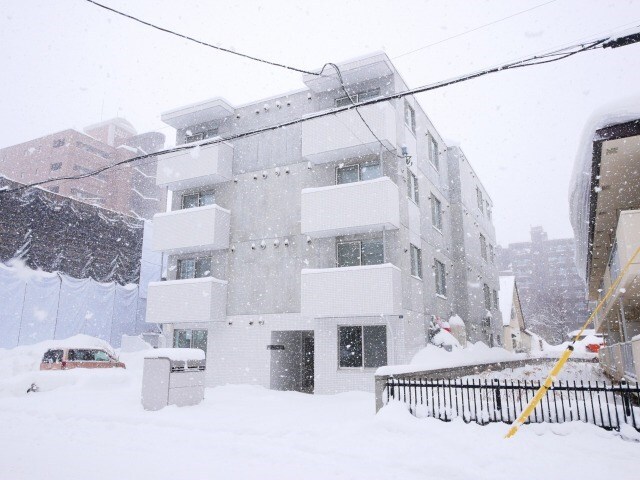 ルチアーノ山鼻の物件外観写真