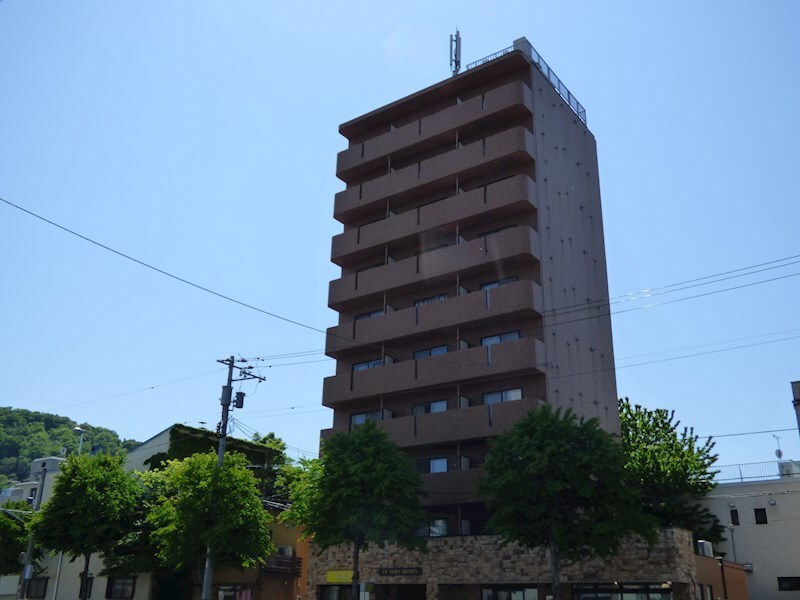 アップタウンハイツの物件外観写真