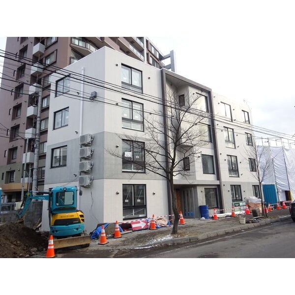 ＡＬＰＨＡ南円山の物件外観写真