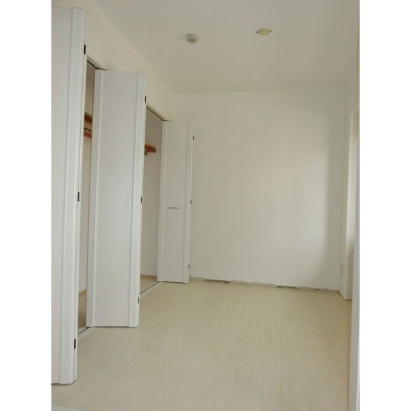 ロイスガーデン山鼻の物件内観写真