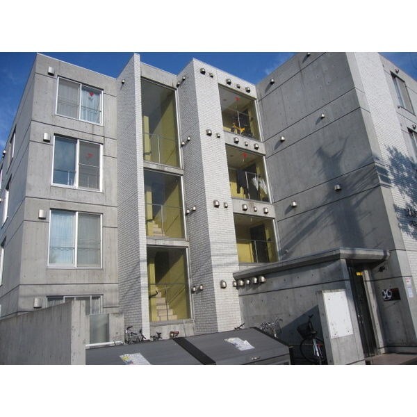 ゼスティ医大前の物件外観写真