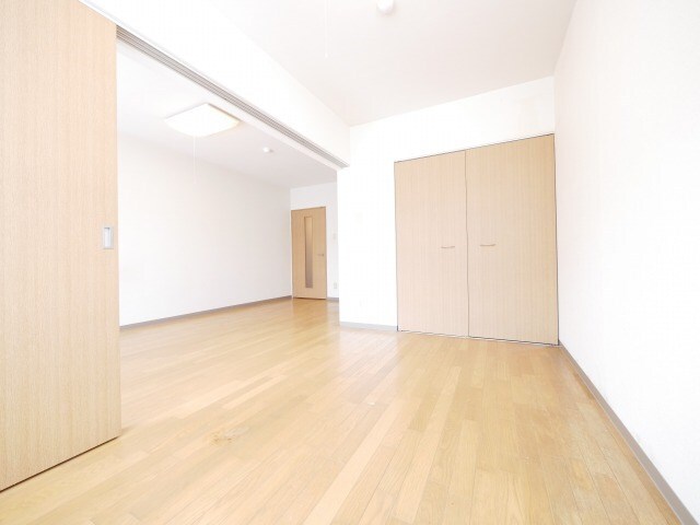 サンテラス宮の森の物件内観写真