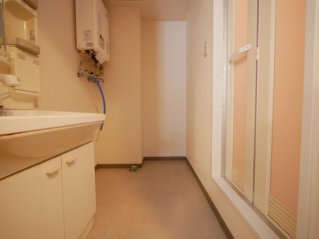 サンテラス宮の森の物件内観写真