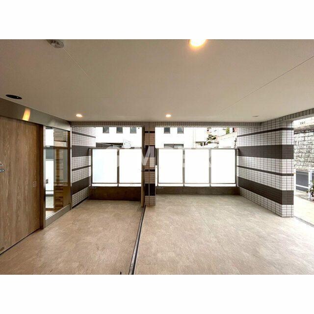 ドゥーエ成増の物件外観写真