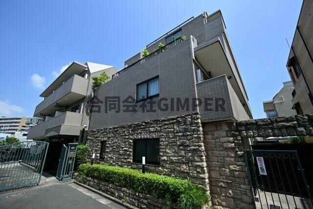東京都新宿区市谷台町の物件外観写真