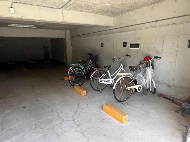 ラジュニール春日丘の物件外観写真