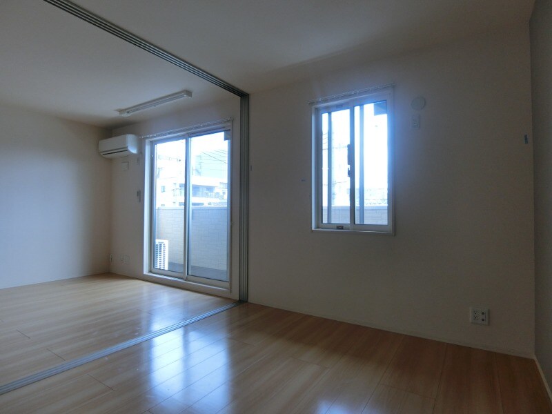 Station side courtの物件内観写真