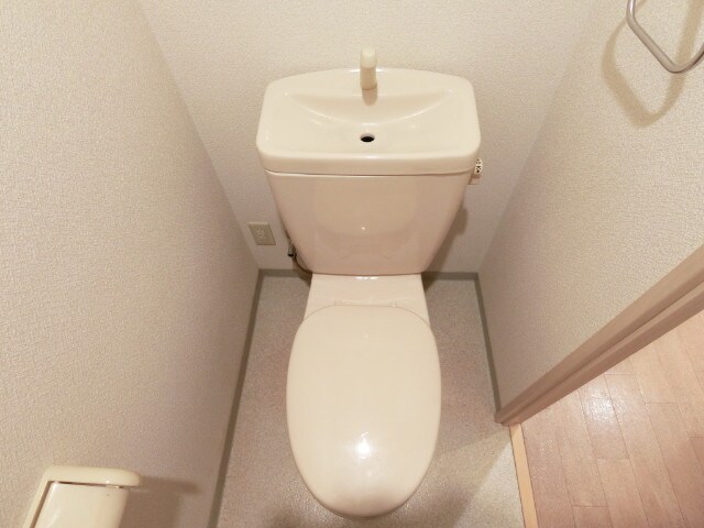 フロンティア中川の物件内観写真