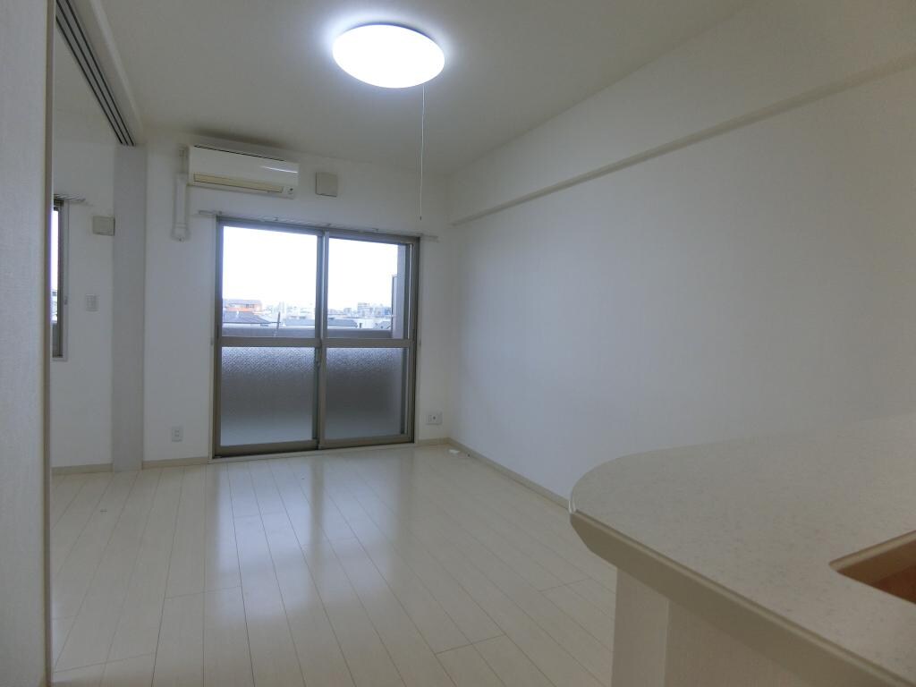 セリーゼウエストの物件内観写真