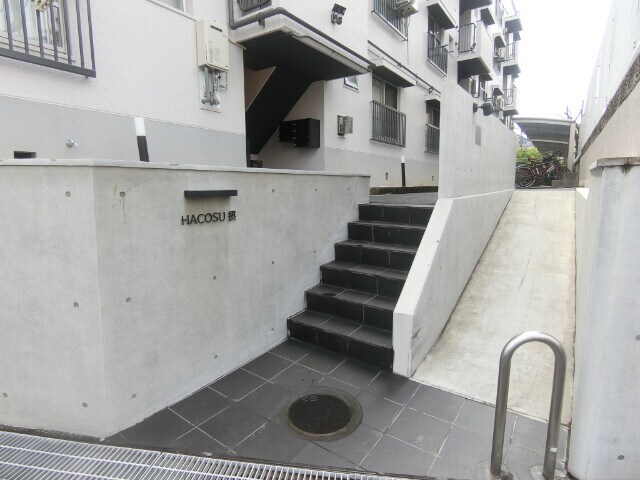ハコス摂の物件外観写真