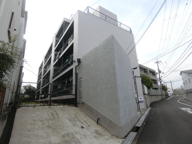 ハコス摂の物件外観写真