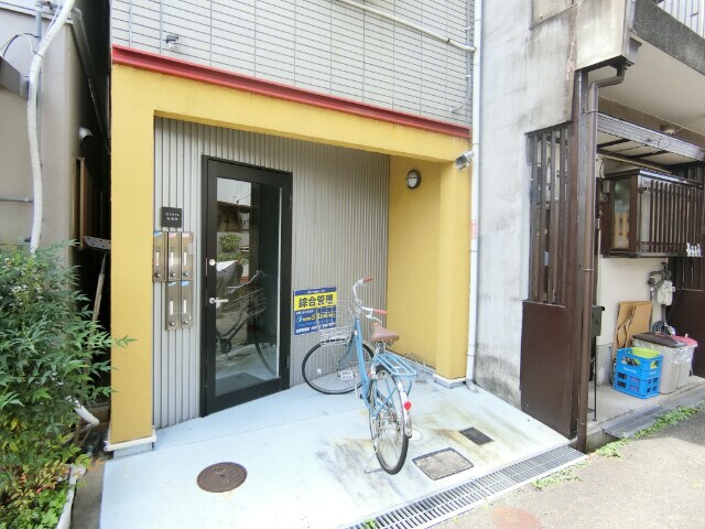 サテライト総持寺の物件外観写真