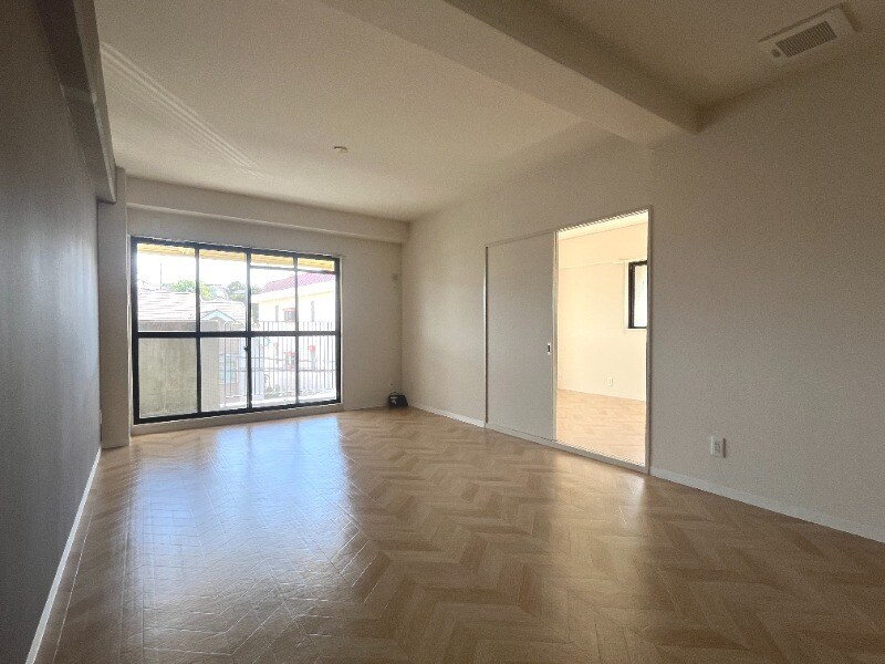 ラジュニール春日丘の物件内観写真