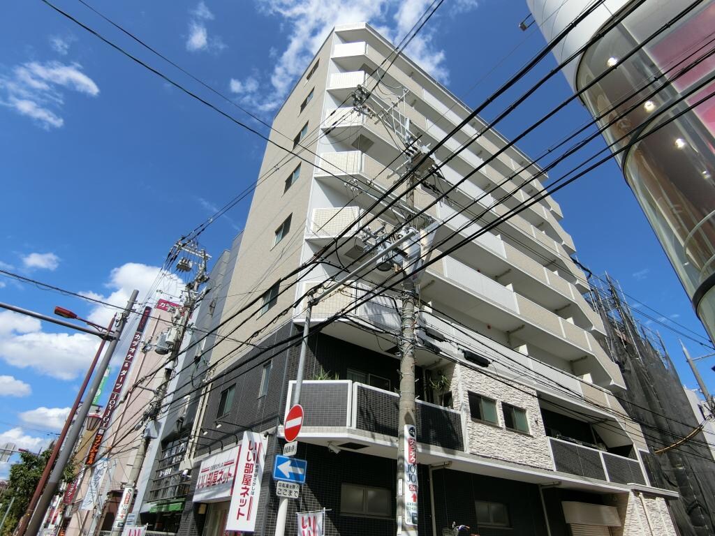 クリント ブライアントの物件外観写真