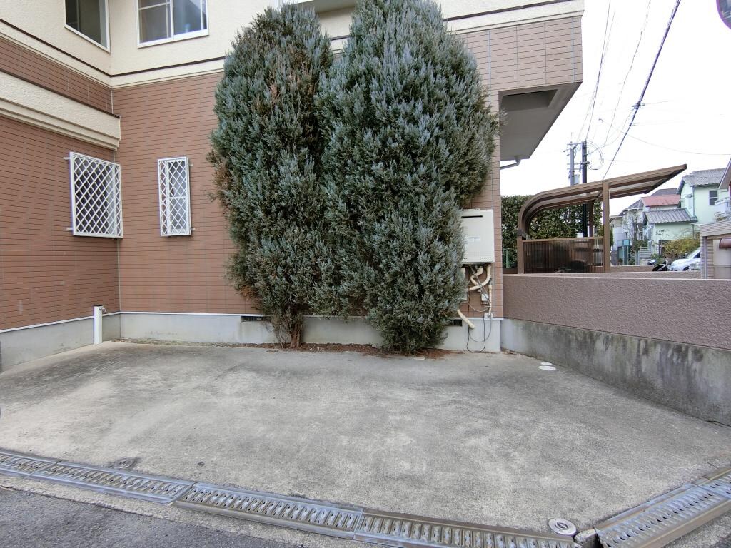 ファミーユ北春日丘の物件外観写真