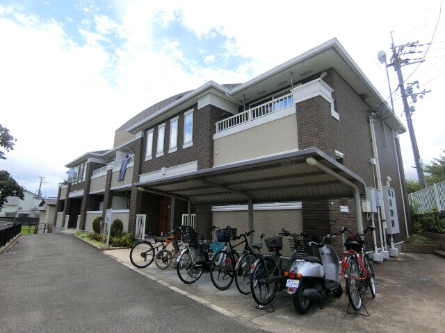 ブルックサイド摂津の物件外観写真