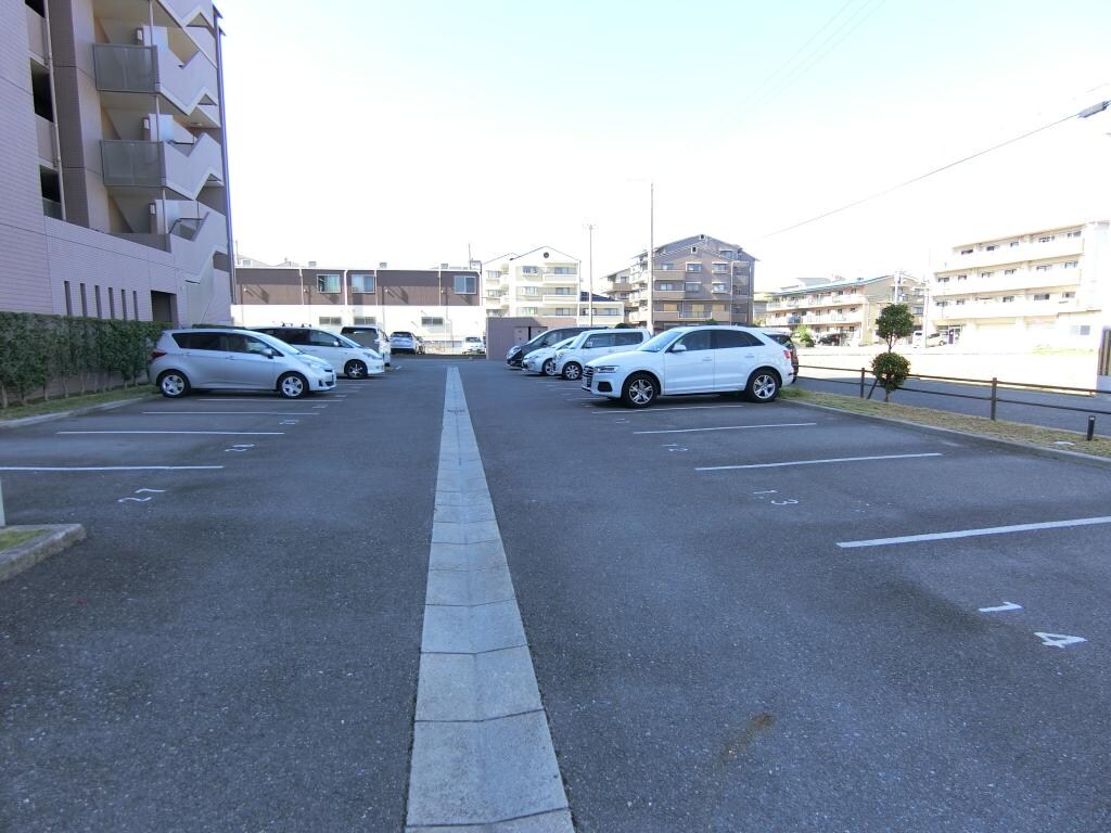 ロイヤルアネックスの物件外観写真