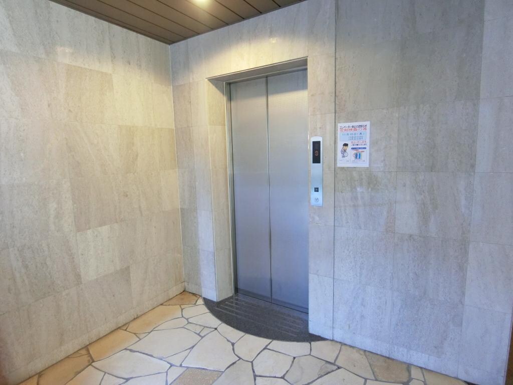 ロイヤルアネックスの物件外観写真