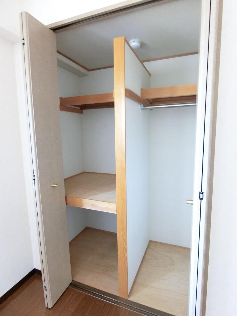 ロイヤルアネックスの物件内観写真