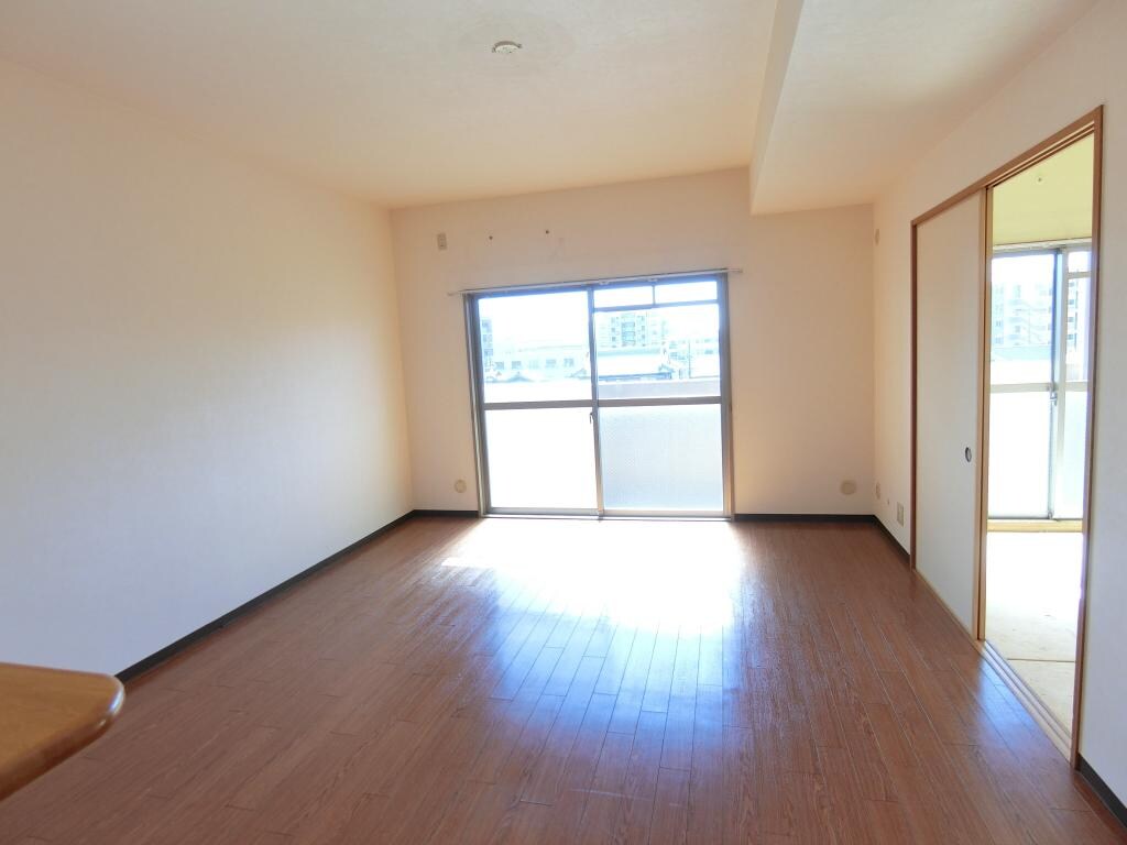 ロイヤルアネックスの物件内観写真