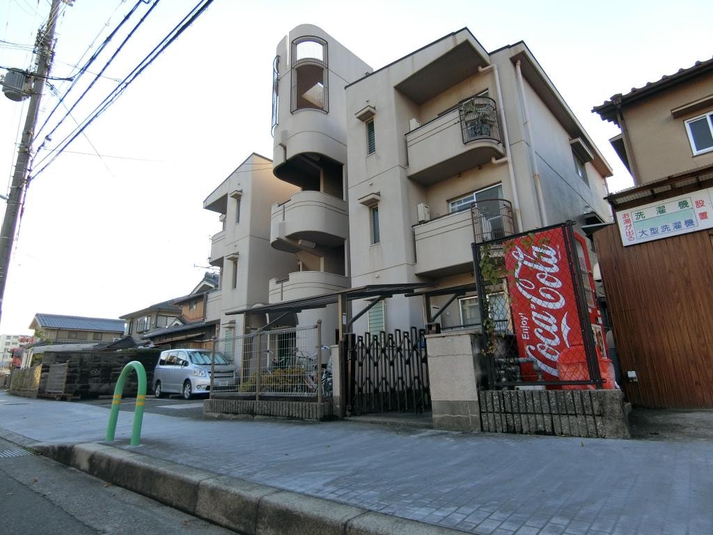 ドムールアヤメの物件外観写真