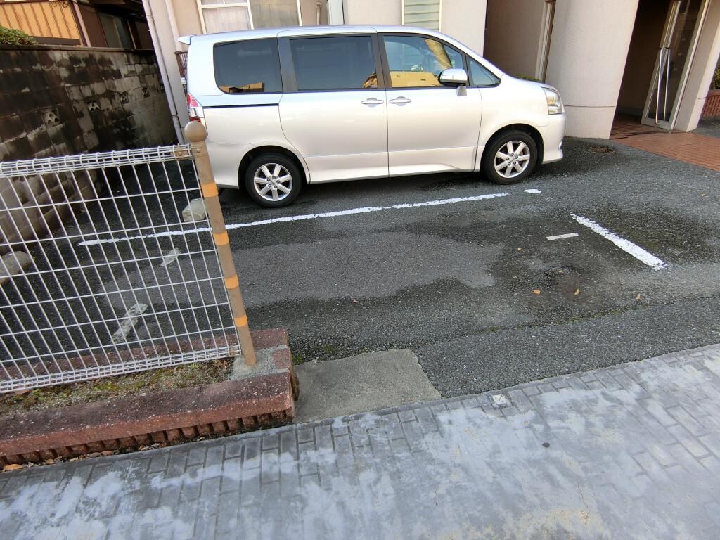 ドムールアヤメの物件外観写真