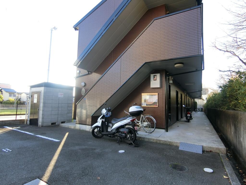 アンプルール茨木の物件外観写真