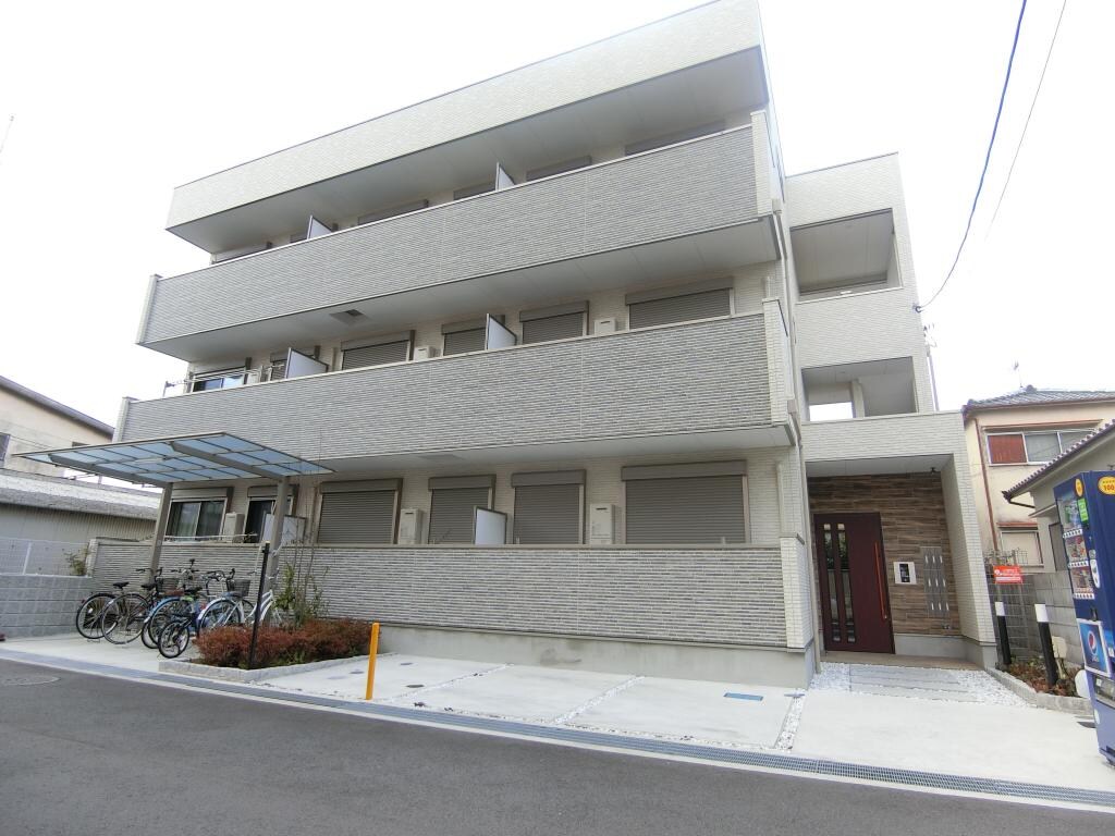 アヴェニール千里丘東の物件外観写真