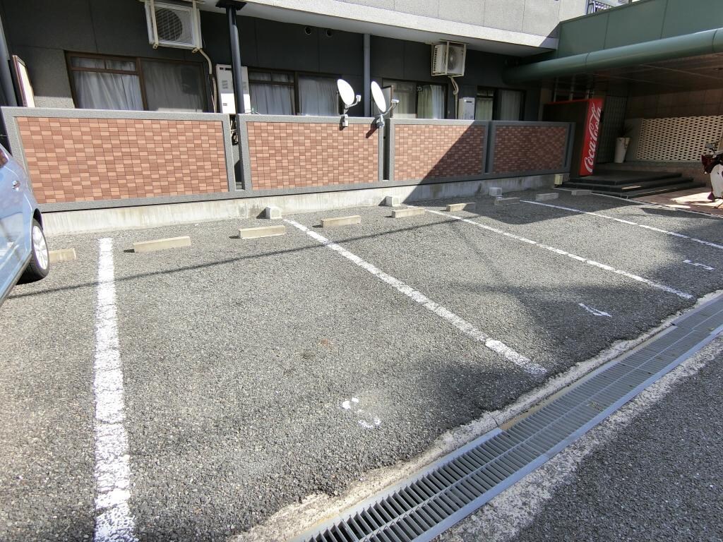 イーズ南春日丘の物件外観写真