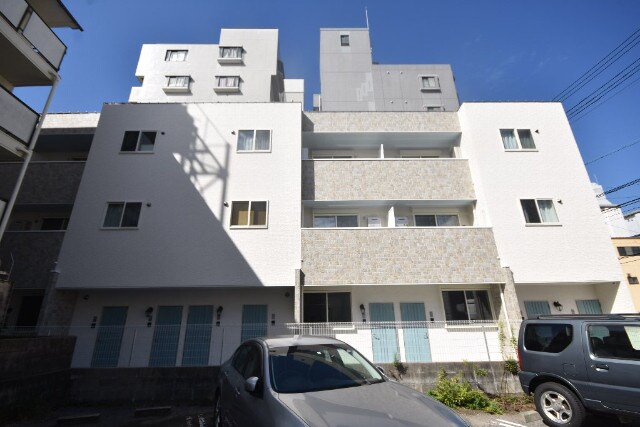 RAFFLESの物件外観写真