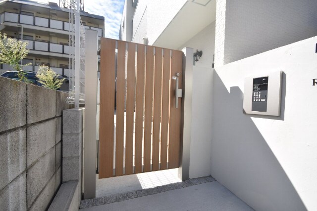 RAFFLESの物件外観写真