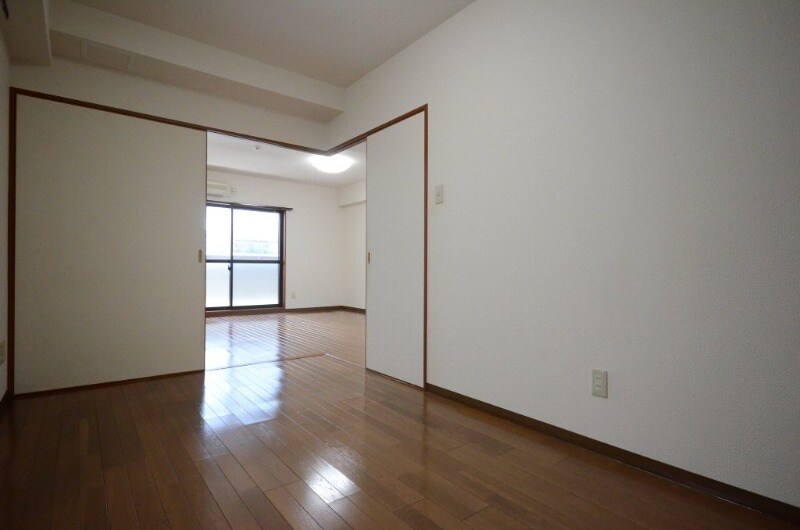 コンフォール空港通りの物件内観写真