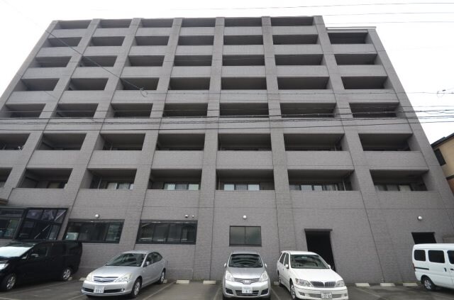 ロアール古市の物件外観写真