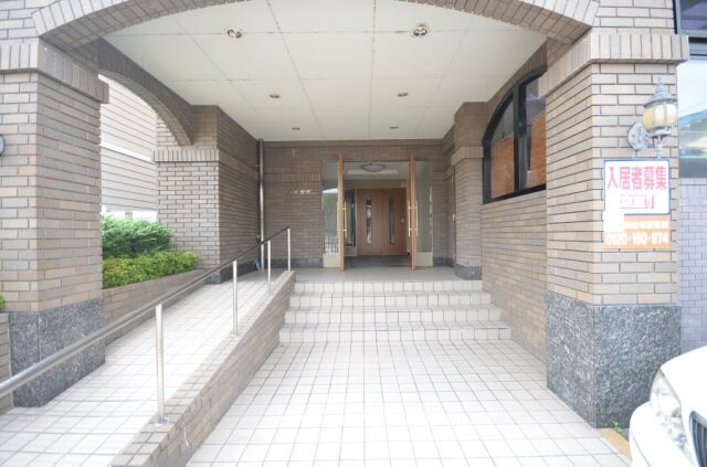 ロアール古市の物件外観写真