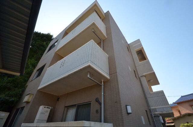 バロンズコートの物件外観写真